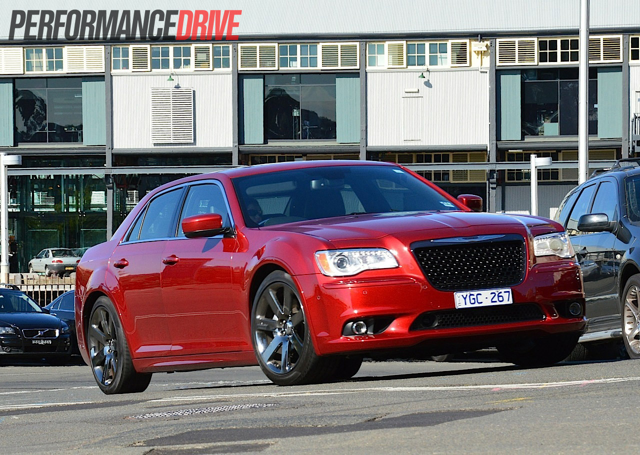 2012 Chrysler 300 SRT8 review (video)