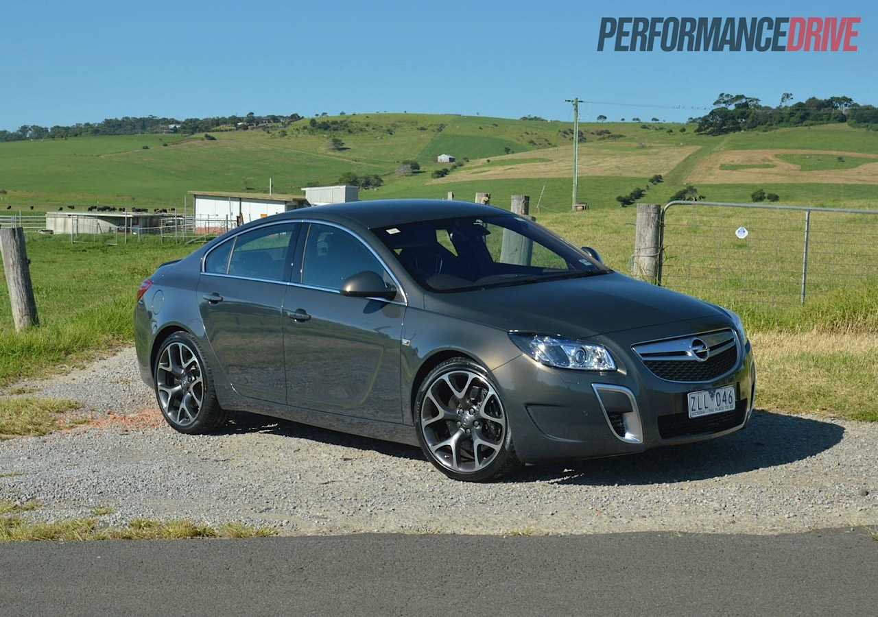 2013 Opel Insignia OPC review (video)