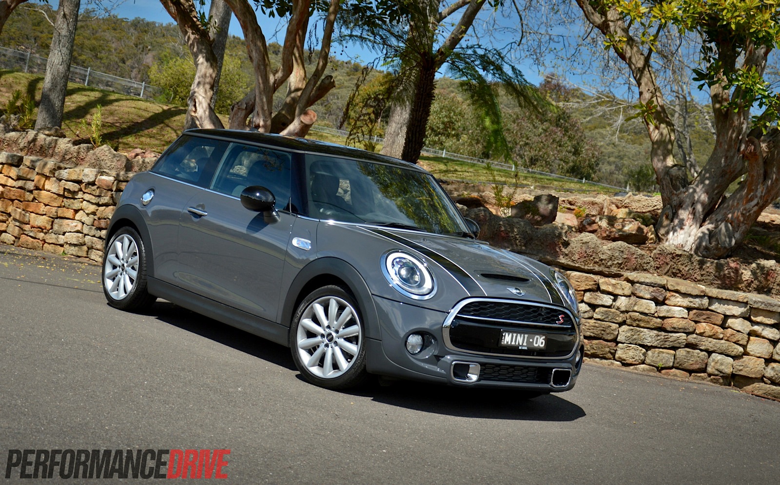 2014 MINI Cooper S review (video)