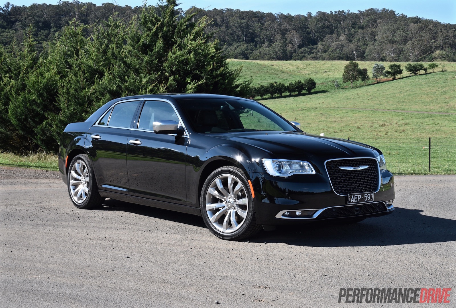 2015 Chrysler 300C Luxury review (video)