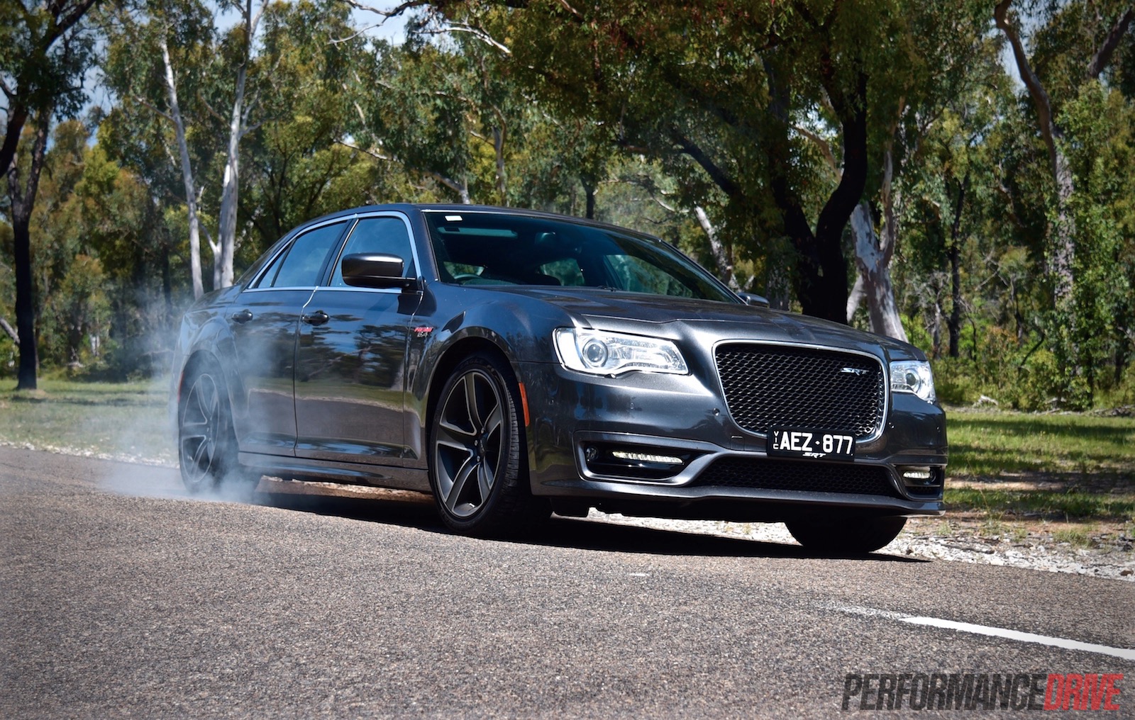 2016 Chrysler 300 SRT Core review (video)