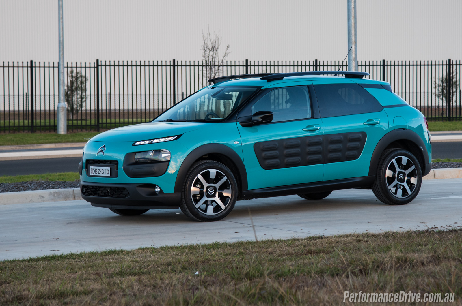 2016 Citroen C4 Cactus 1.2 petrol review (video)