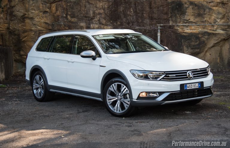 2016 Volkswagen Passat Alltrack review (video)