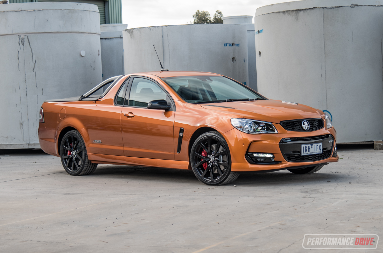 2017 Holden Commodore SS V Redline Ute review (video)