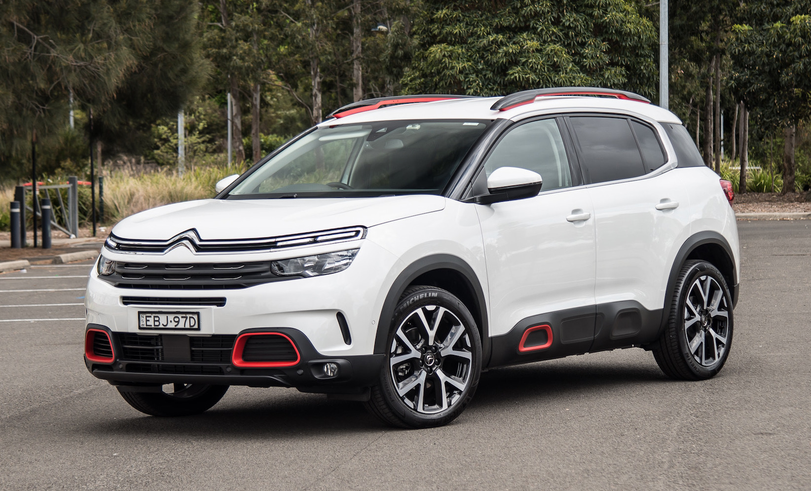 2019 Citroen C5 Aircross Shine review (video)