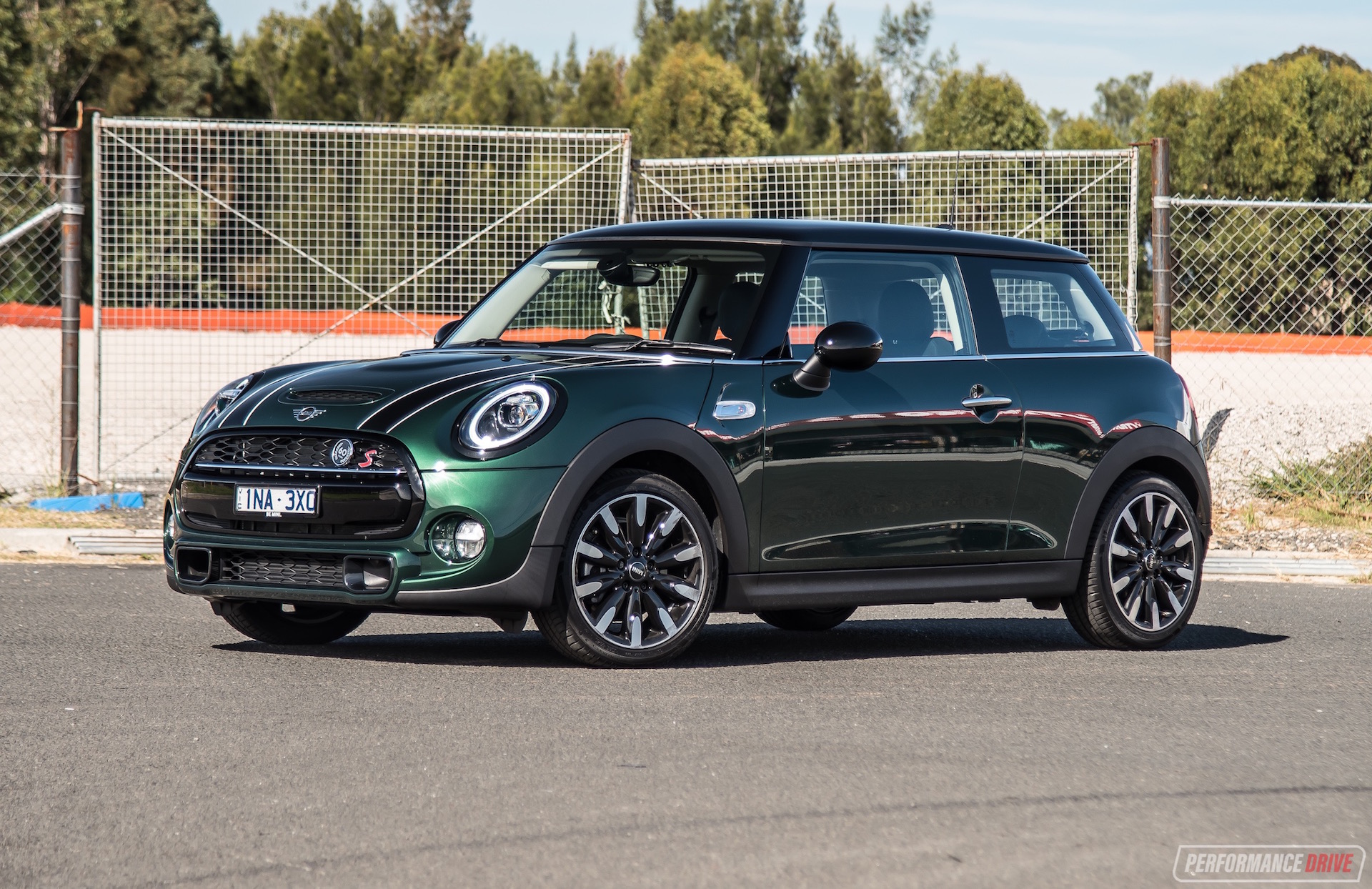 2019 MINI Cooper S review (video)