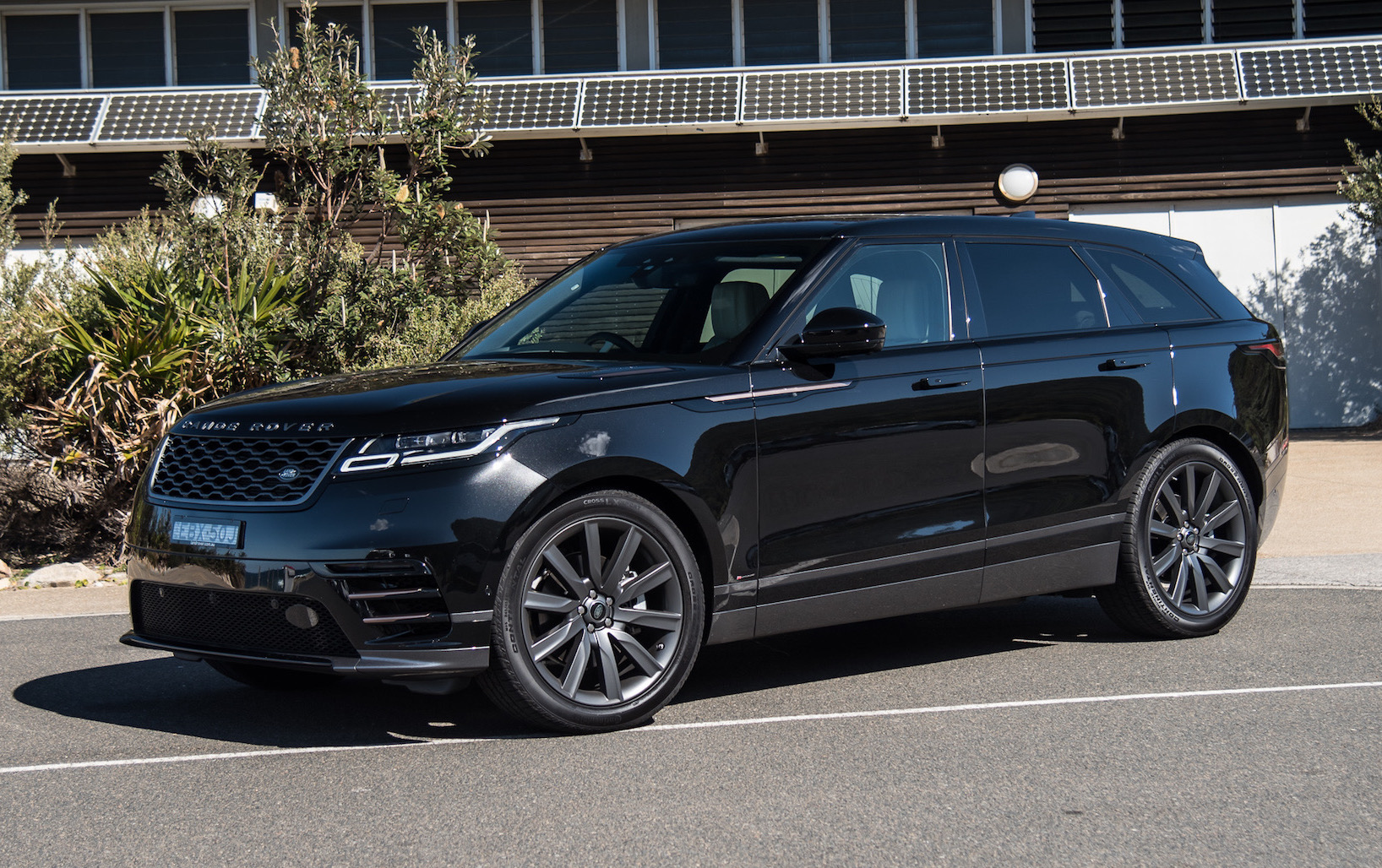 2019 Range Rover Velar D300 R-Dynamic HSE review (video)