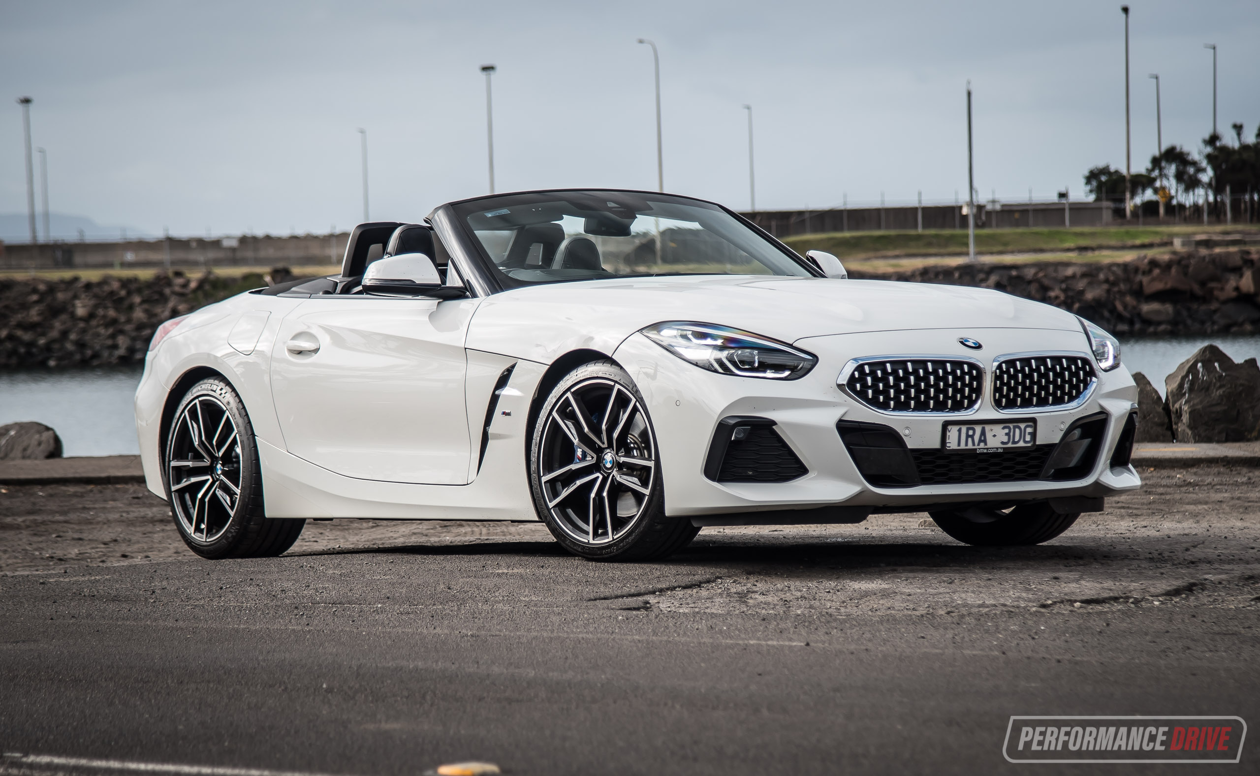 2020 BMW Z4 sDrive20i manual review (video)