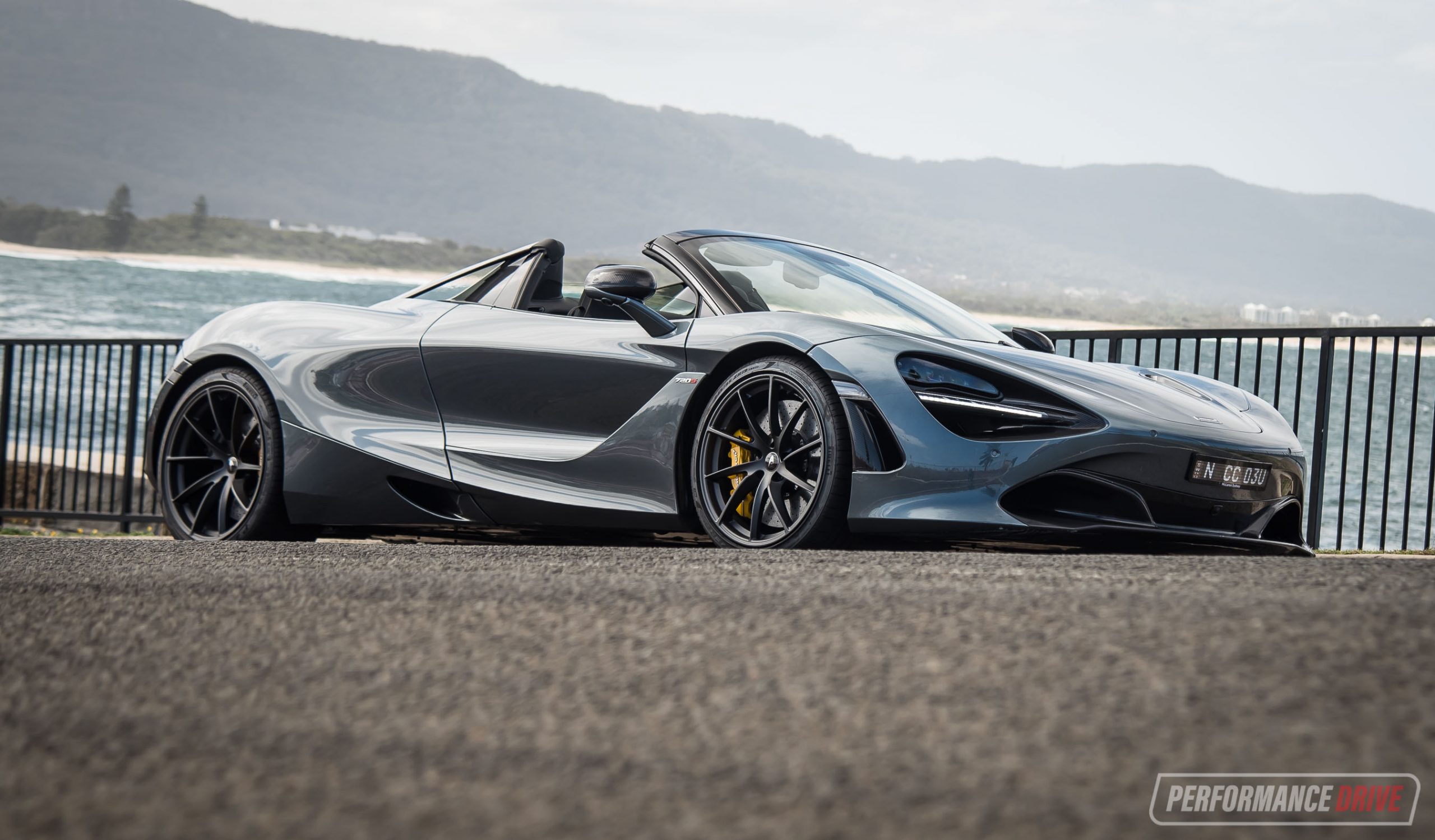 2020 McLaren 720S Spider review (video)