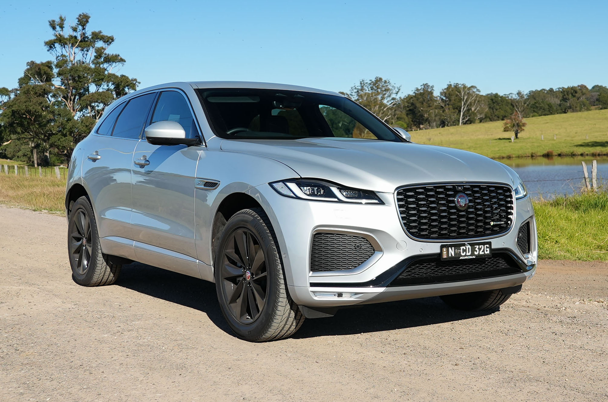 2021 Jaguar F-PACE P250 S review (video)