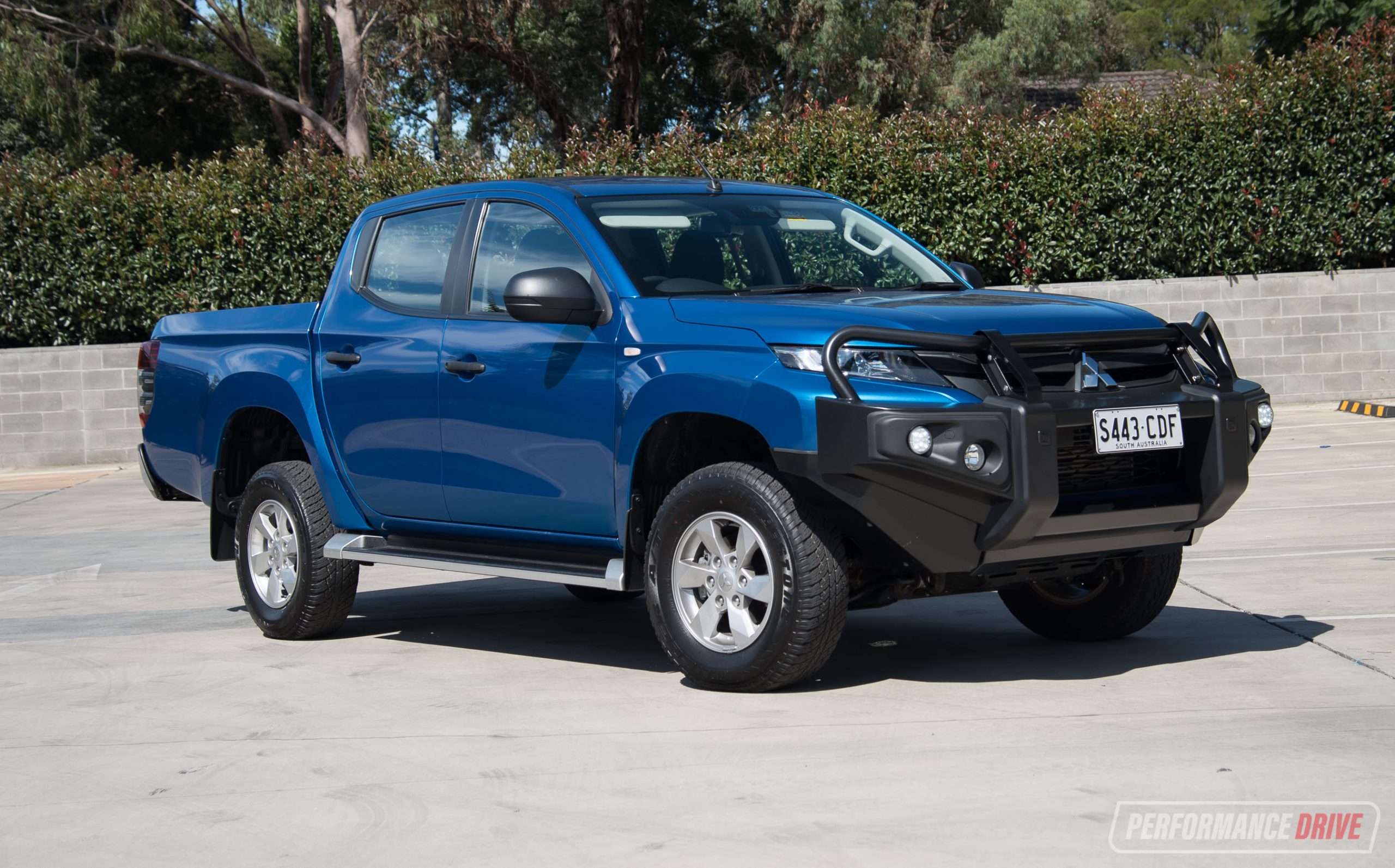 2021 Mitsubishi Triton GLX+ review (video)