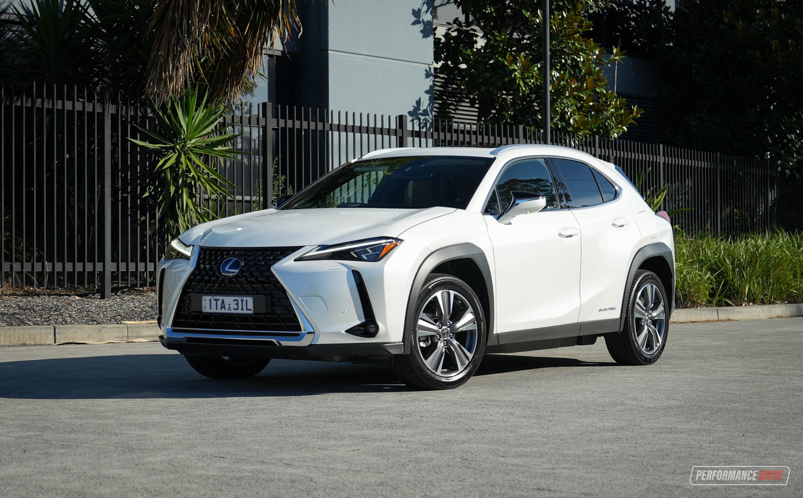 2022 Lexus UX 300e Sports Luxury review (video)