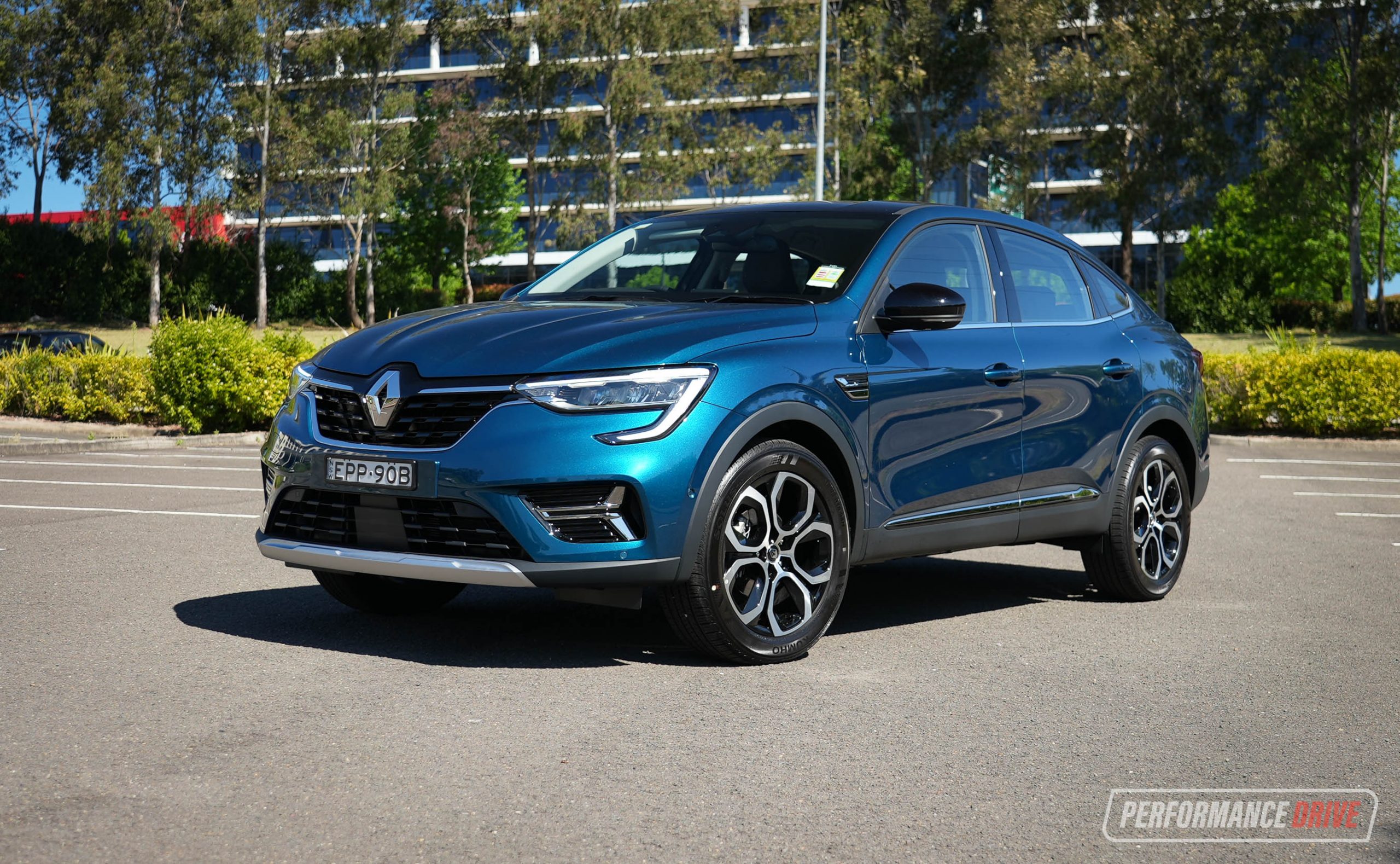 2022 Renault Arkana Intens review (video)