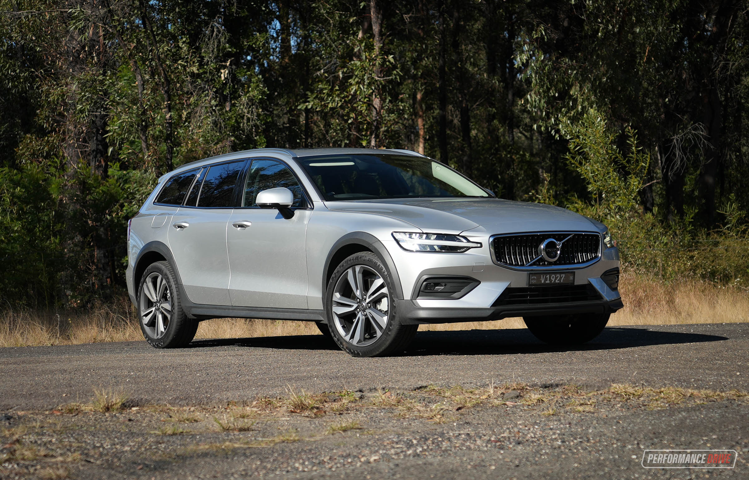 2022 Volvo V60 Cross Country review (video)