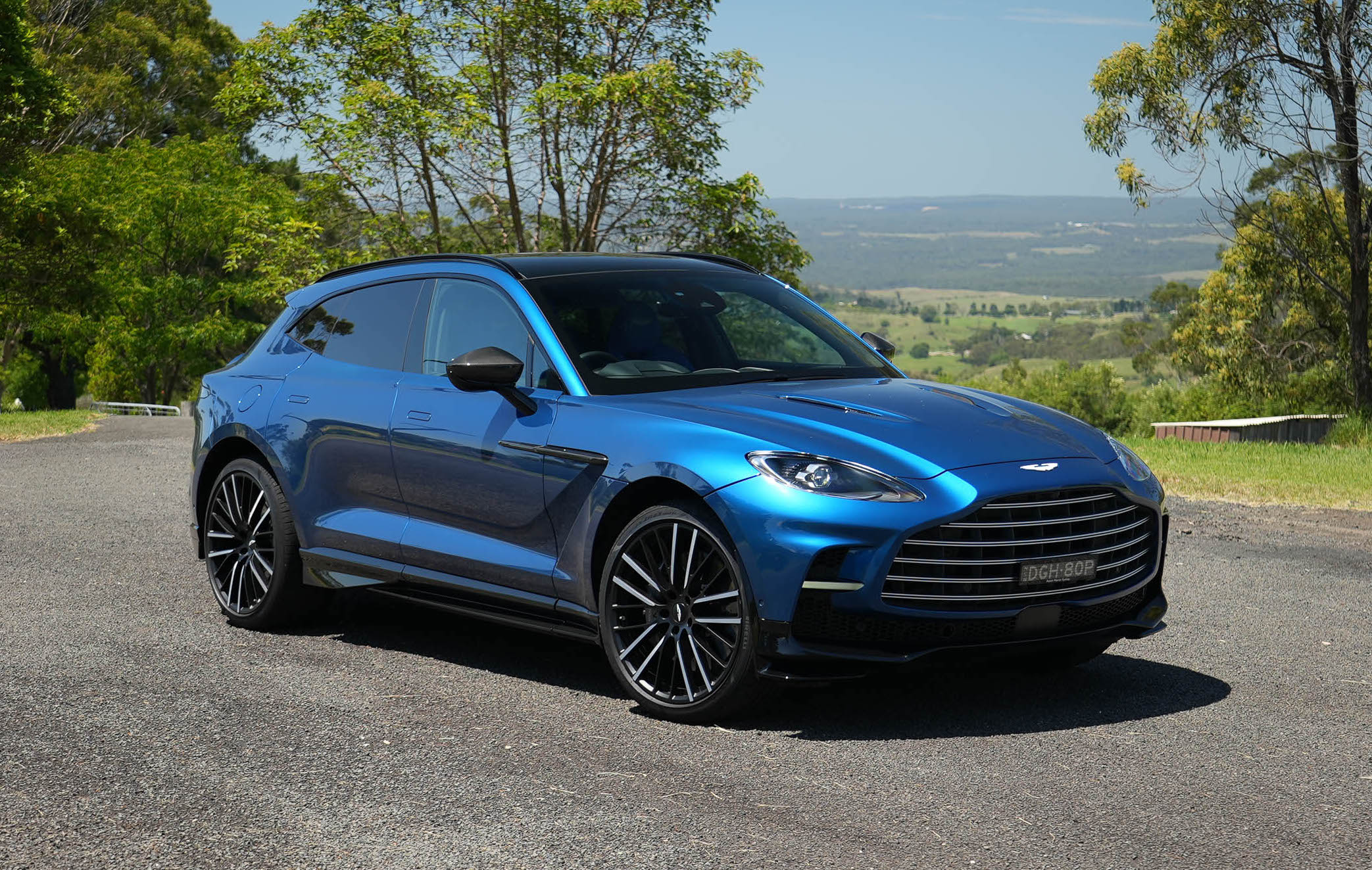 2023 Aston Martin DBX707 review (video)