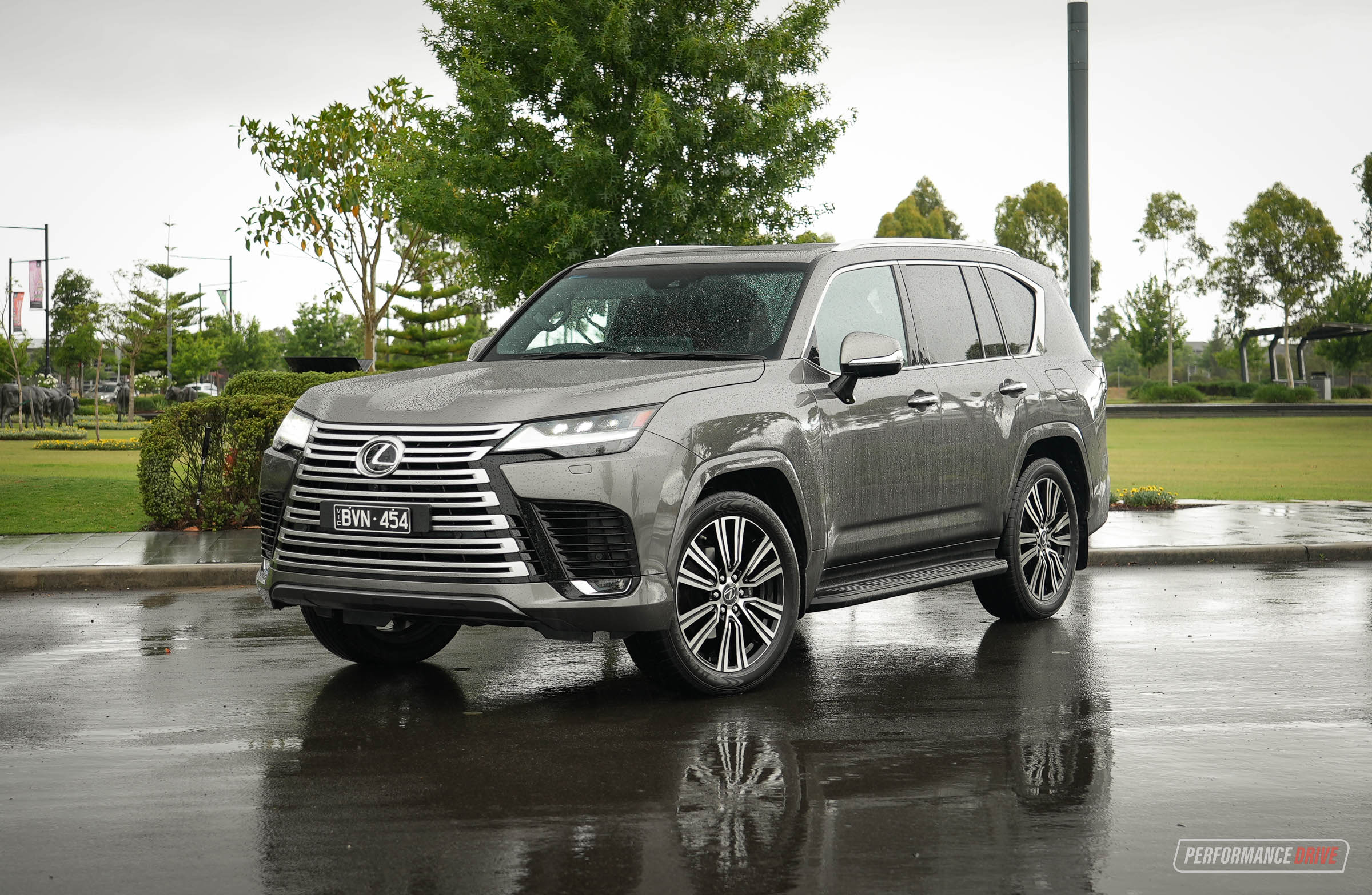 2023 Lexus LX 600 Sports Luxury review (video)